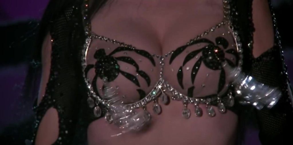 голая Кассандра Петерсон