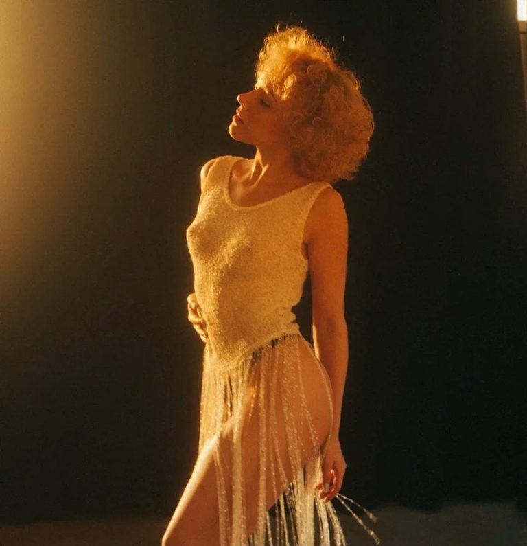 Анастасия Талызина сиськи