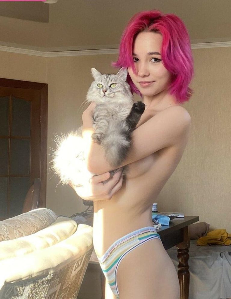 Lil Karina голая