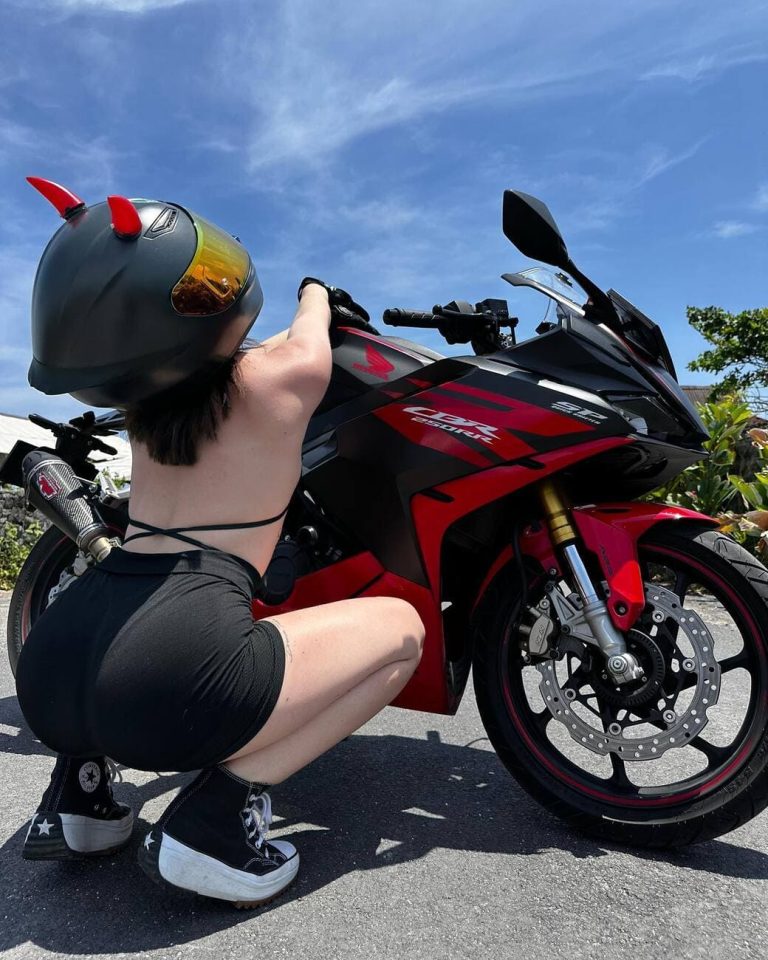 Настя Рыжик жопа