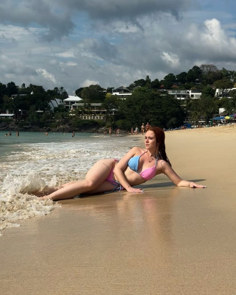 Настя Рыжик голая