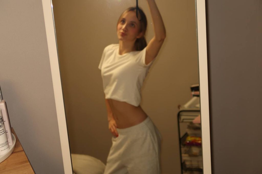 Ангелина Клевцова  порно