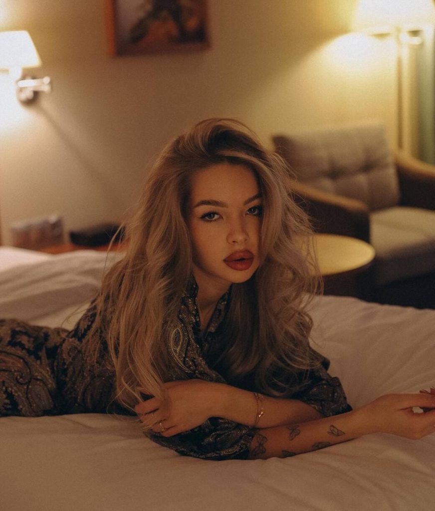 Ангелина Amlolliii голая