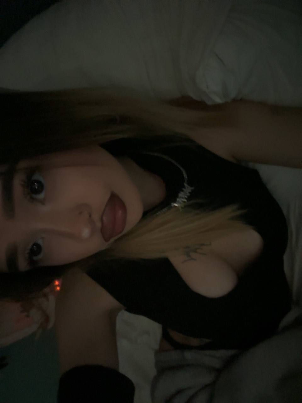 Лейла Миерс слив фото