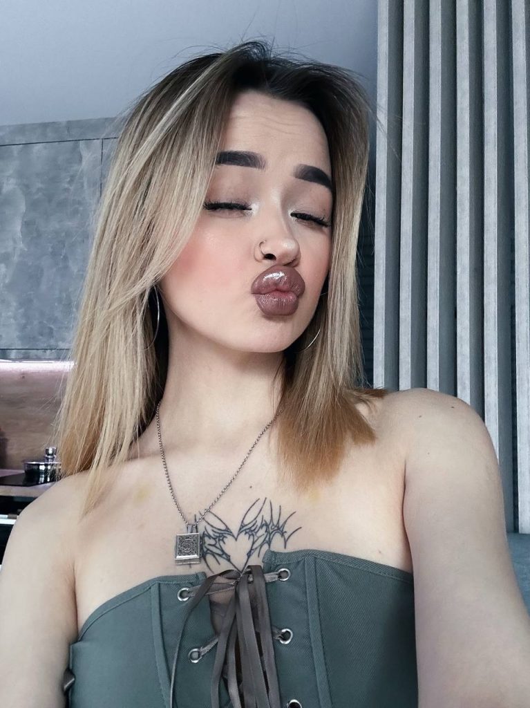 LeilaMiers голые фото