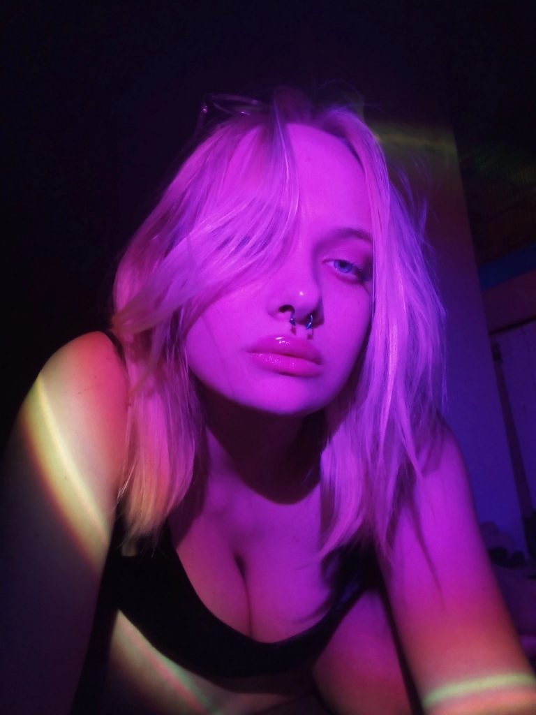 Orel Mamilift голая