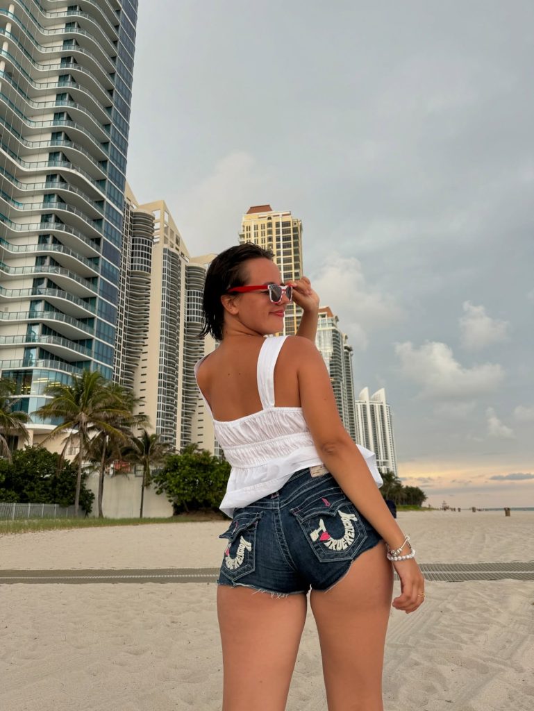 Полина Хлеб жопа