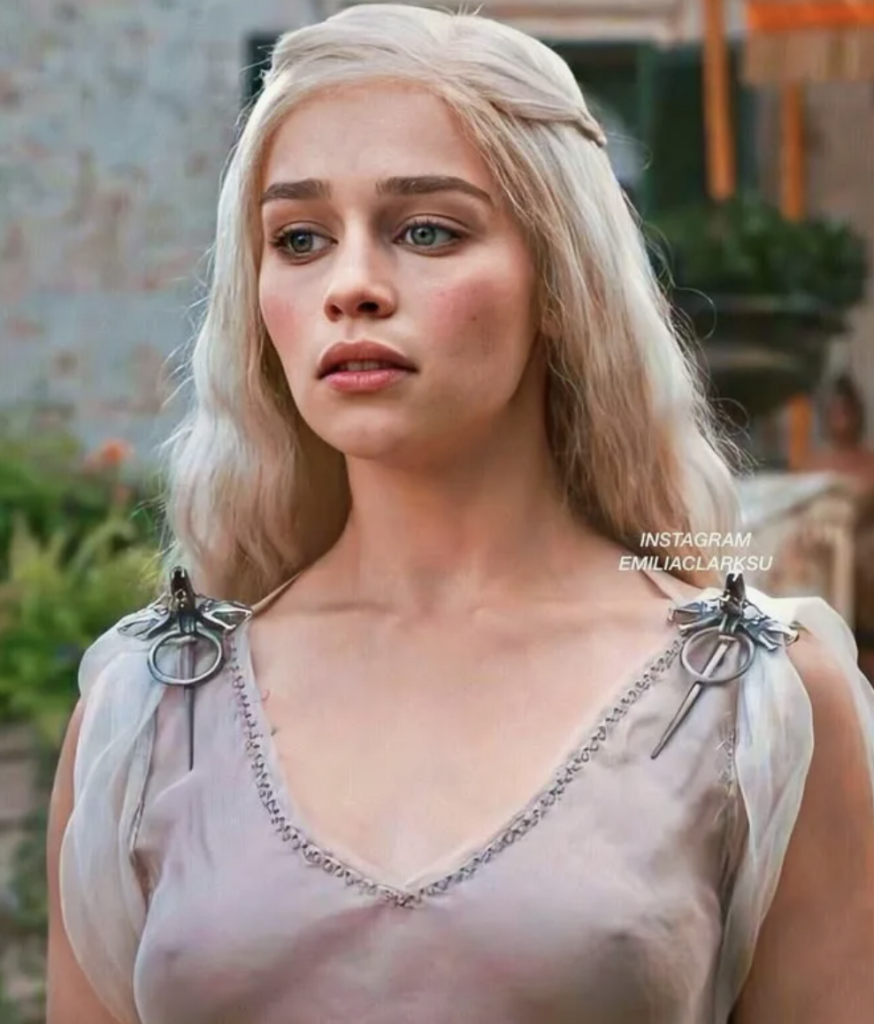 Emilia Clarke мать драконов